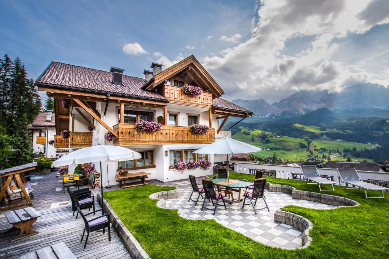Ciasa Montanara Hotel Ла Виля Екстериор снимка