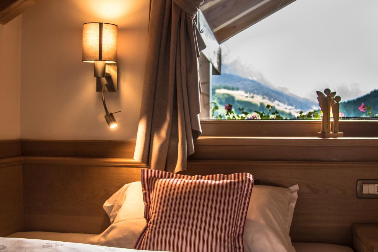 Ciasa Montanara Hotel Ла Виля Екстериор снимка